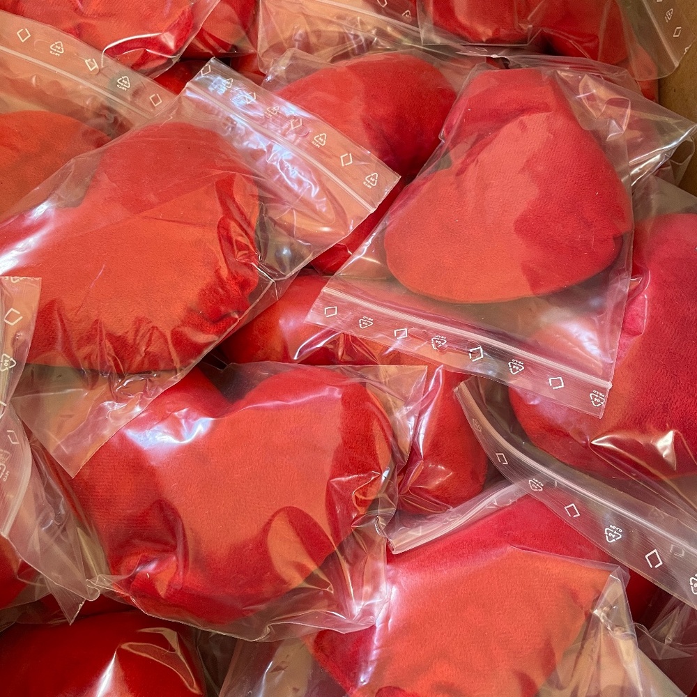 Lot of 20 Bavarian Smelly Fatty cat toy hearts bulk German Filled 5.25"